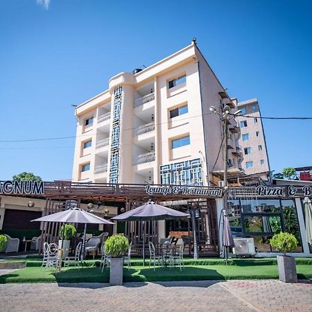 Villa Magnum Douala Luaran gambar