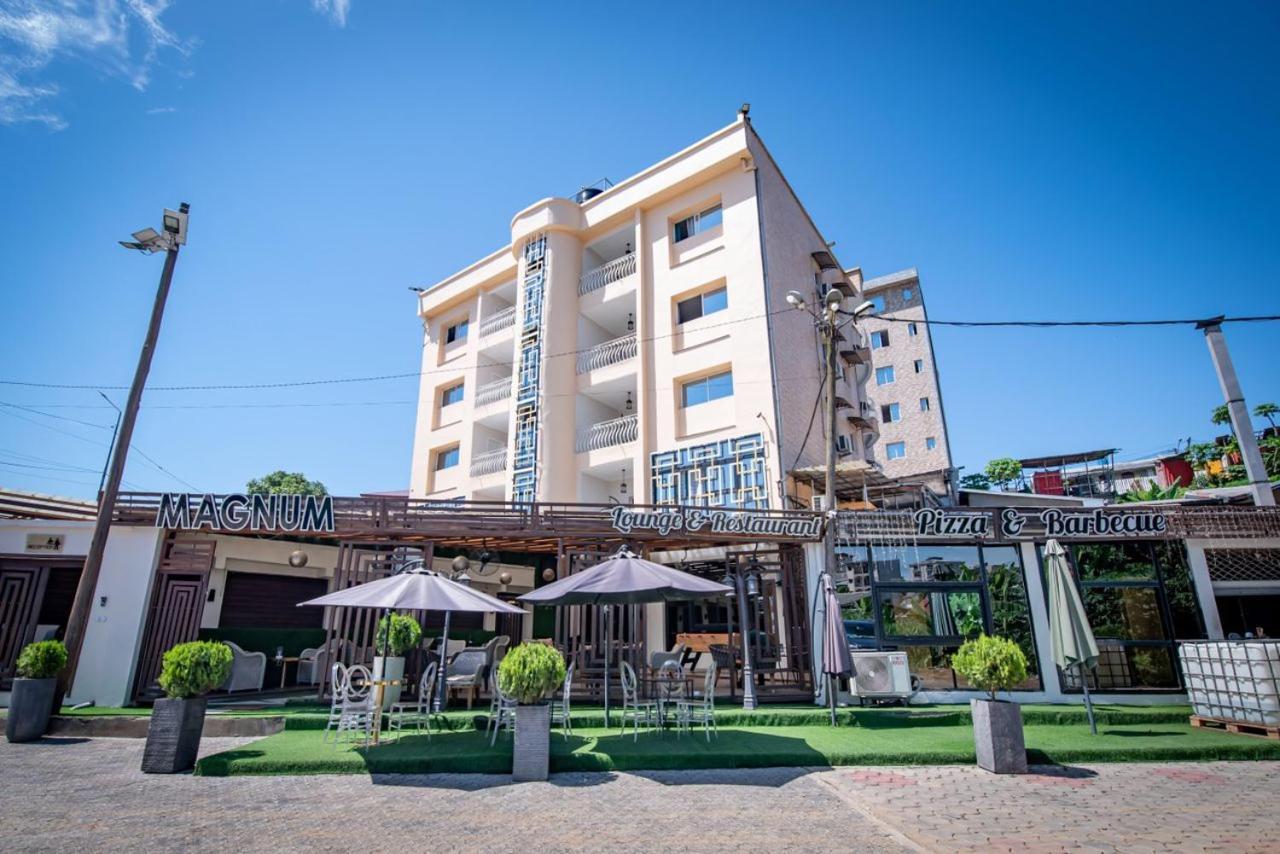 Villa Magnum Douala Luaran gambar