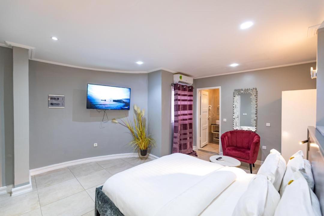 Villa Magnum Douala Luaran gambar