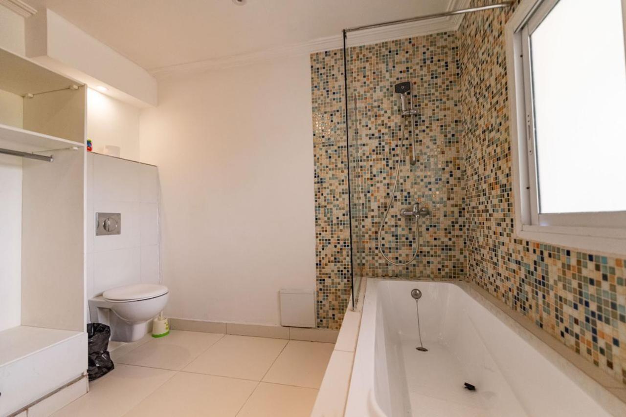 Villa Magnum Douala Luaran gambar