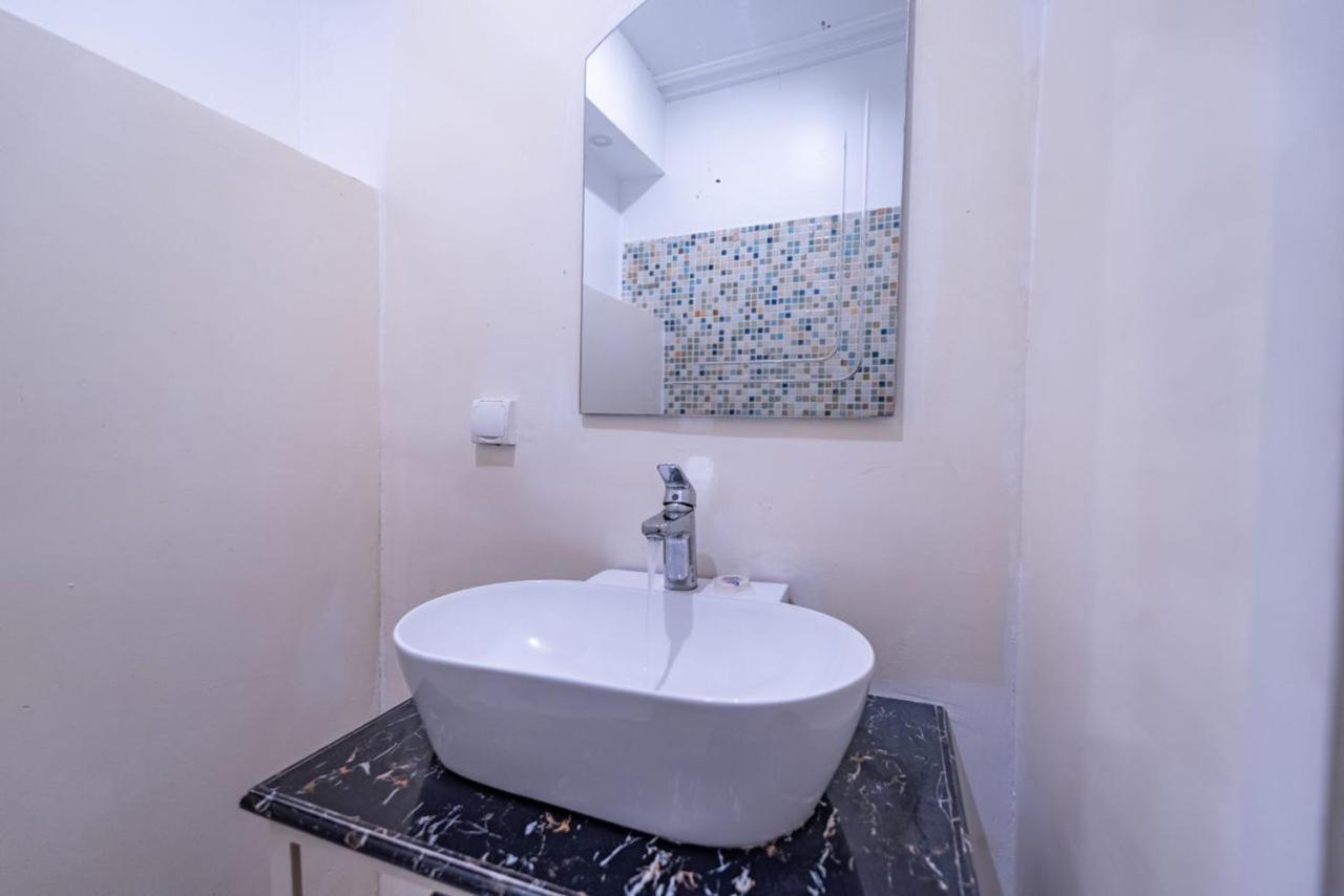 Villa Magnum Douala Luaran gambar