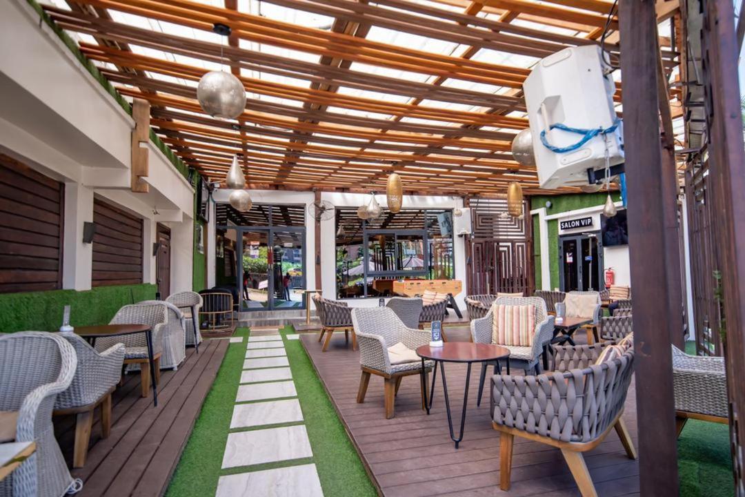 Villa Magnum Douala Luaran gambar